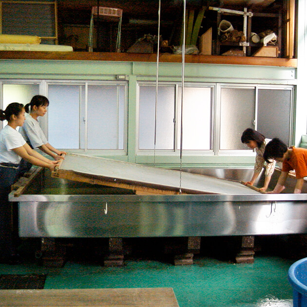 Large washi is made by several people