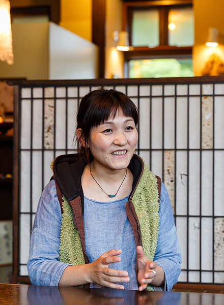 Gassan Washi Akari Artist     Ms. Mayumi Seino

