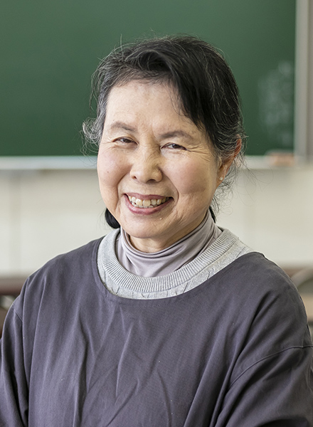 Boshu Uchiwa workshop instructor: Ms. Mitsue Ota
