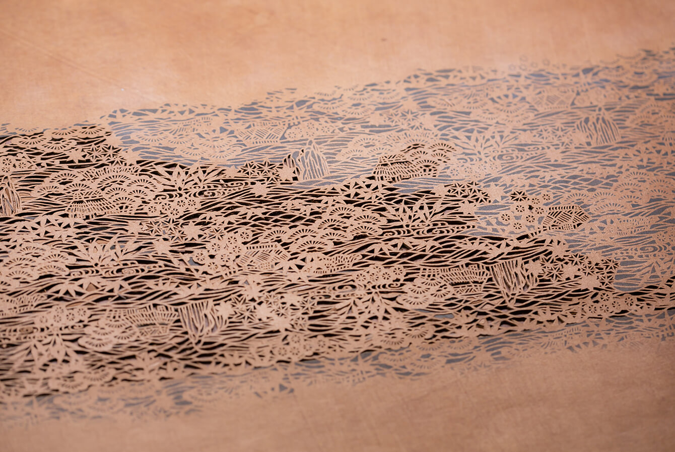 The meticulous and fine cutting of katagami